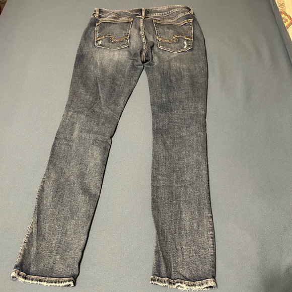 Silver Brand, Elyse Straight Leg Distressed Jeans, Size 30x32 - Picture 3 of 9
